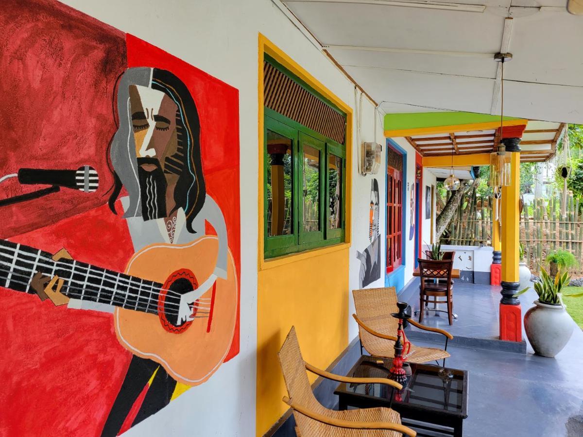 Mad Monkey Hostel And Lounge Ella Ngoại thất bức ảnh
